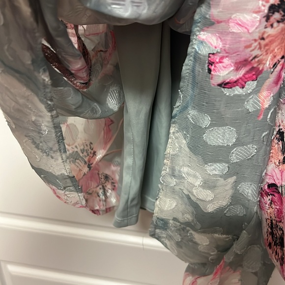 Express Floral Romper Sz XL - Picture 6 of 6